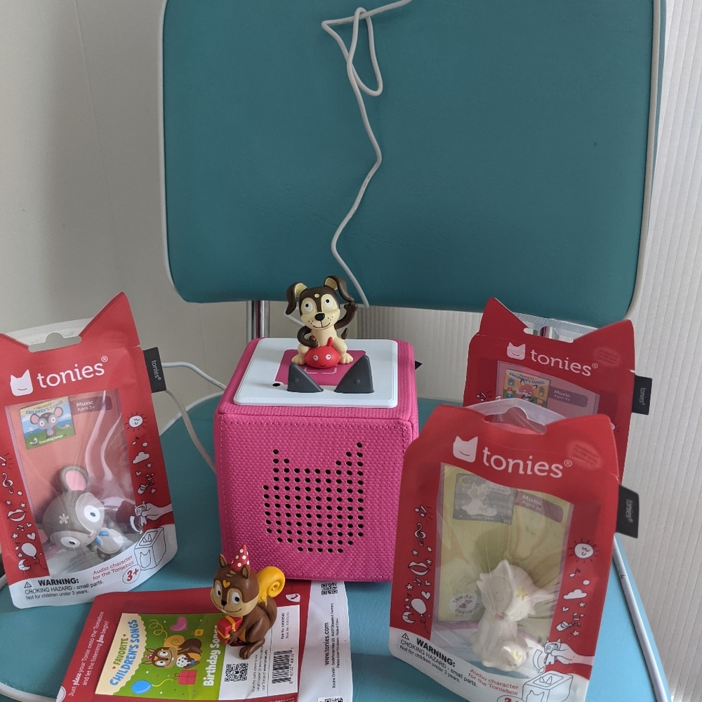 Tonie box starter set plus extra tonies